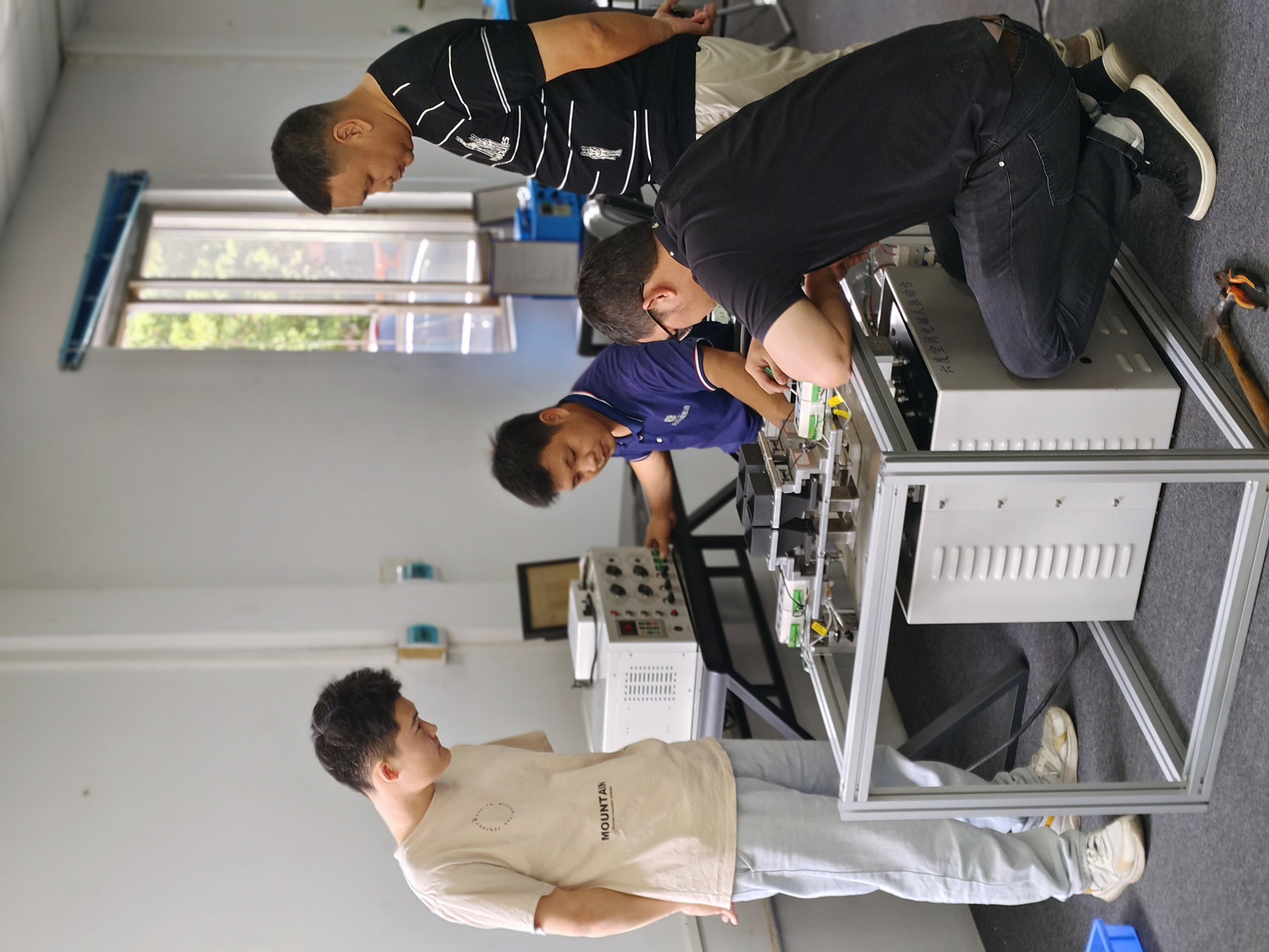 電磁振動臺 在電子通訊產(chǎn)品檢驗中的應(yīng)用