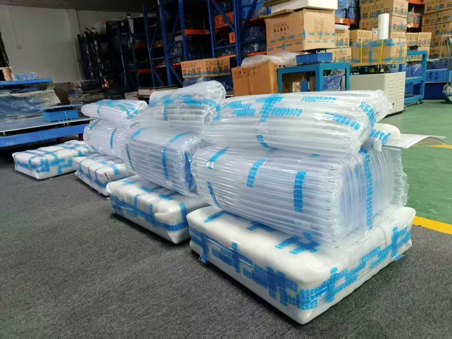 振動(dòng)臺(tái)打包現(xiàn)場(chǎng)